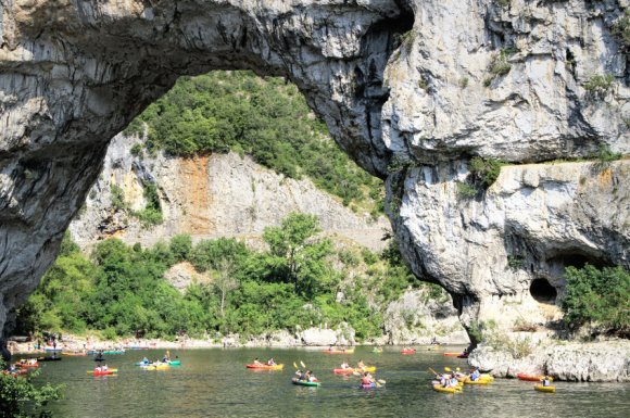 Travaux de pose de pare-blocs sur falaise par cordiste à Moutiers