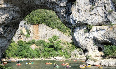 Travaux de pose de pare-blocs sur falaise par cordiste à Moutiers